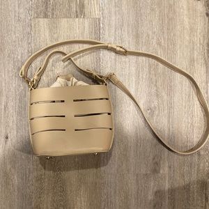 Bucket bag